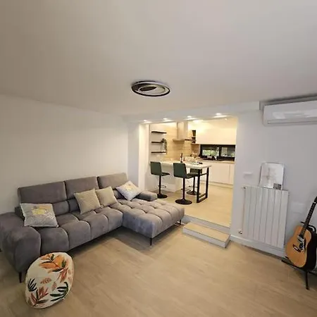 Apartment New Open Space Pula